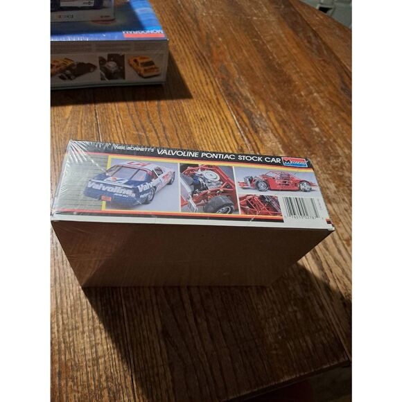1989 Monogram Neil Bonnett Valvoline Pontiac Stock Race Car 75 NASCAR Kit Sealed - Picture 5 of 6